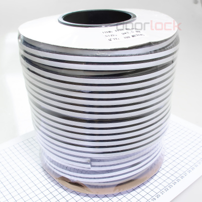 "Уплотнитель дверной  DOORLOCK EPDM D-образный  7,5х9мм, черный, самоклеящийся,  рулон 100м"